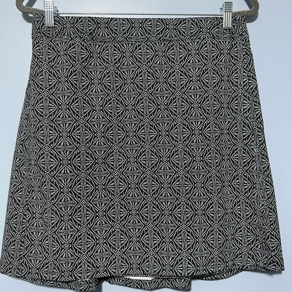 Geometric Black and White Skirt RipSkirt Hawaii brand, Velcro wrap around